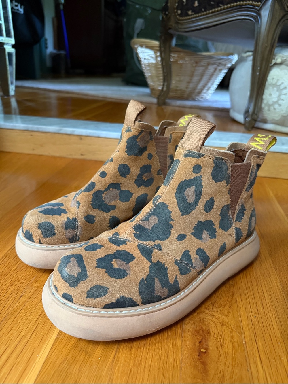 Toms Leopard Print Tan Suede boots